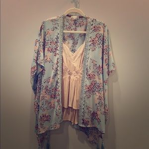 Flowered wrap with tank